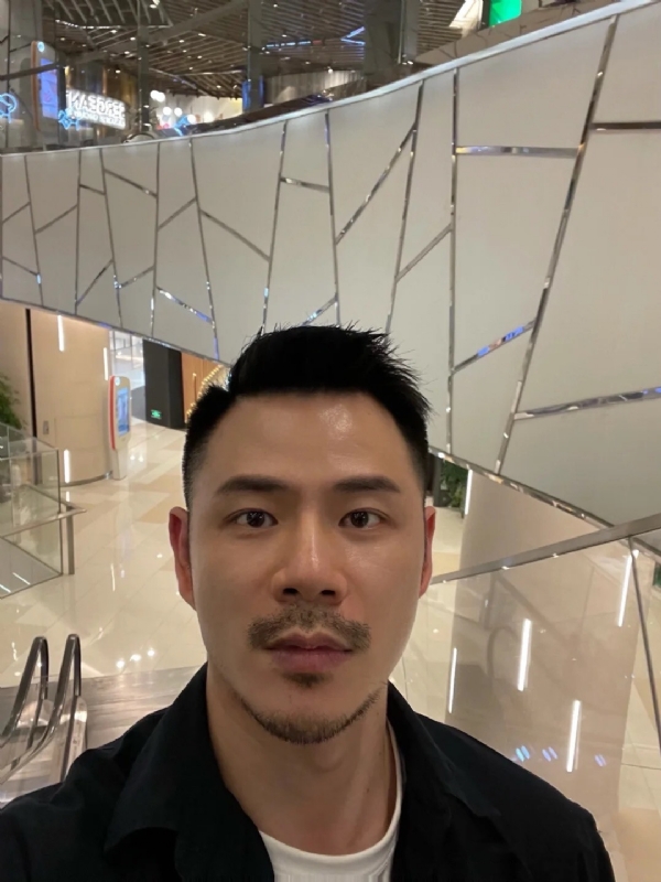 陈的第一张照片--桃园交友中心